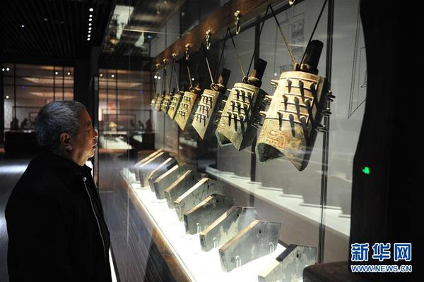 湖人VS國王述評：老詹頭末節16分6助臻于化境 詹眉擋拆一招致命